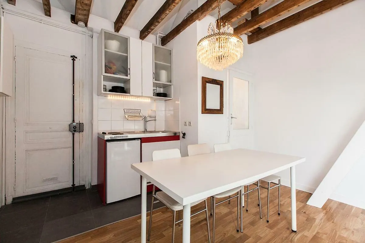 Charming 30m² Border Of Montmartre Paris