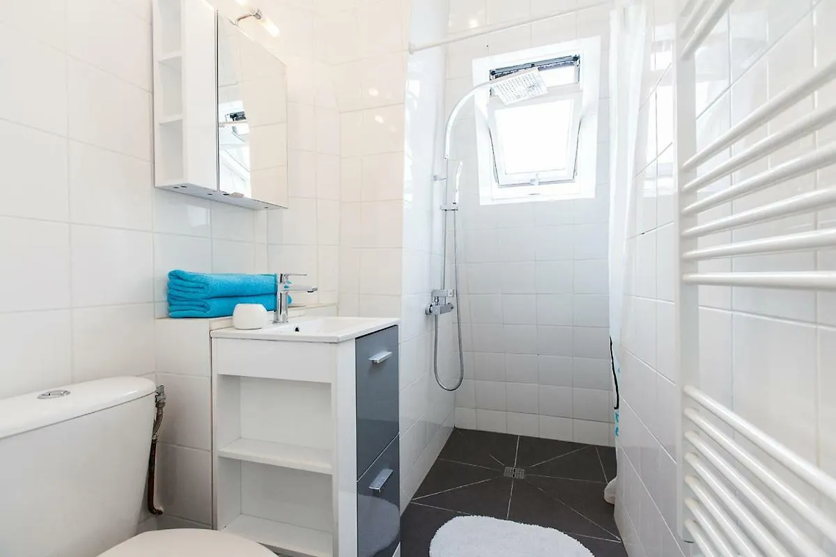 Charming 30m² Border Of Montmartre *
