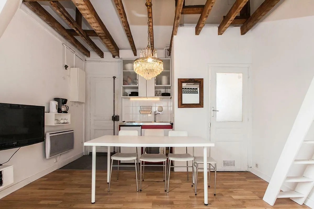 Charming 30m² Border Of Montmartre *